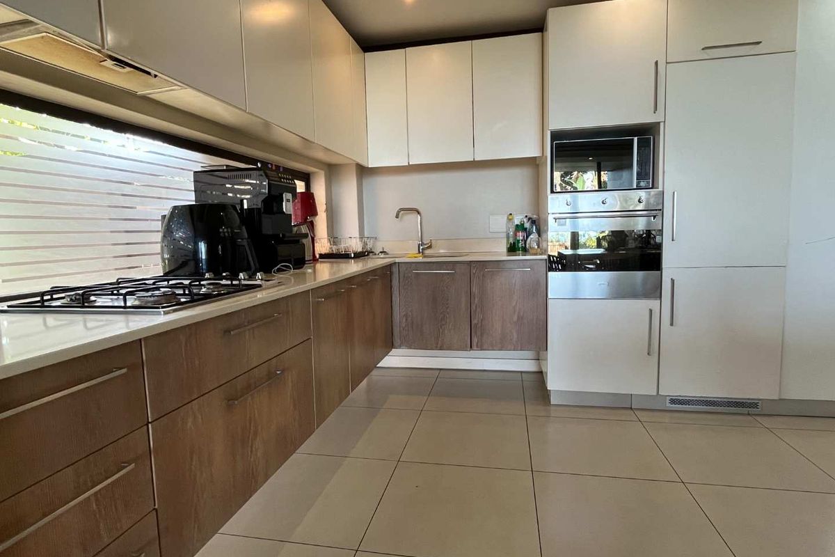 Charming 3-Bedroom Duplex in Zimbali with  Distant Sea Views - Photo 5