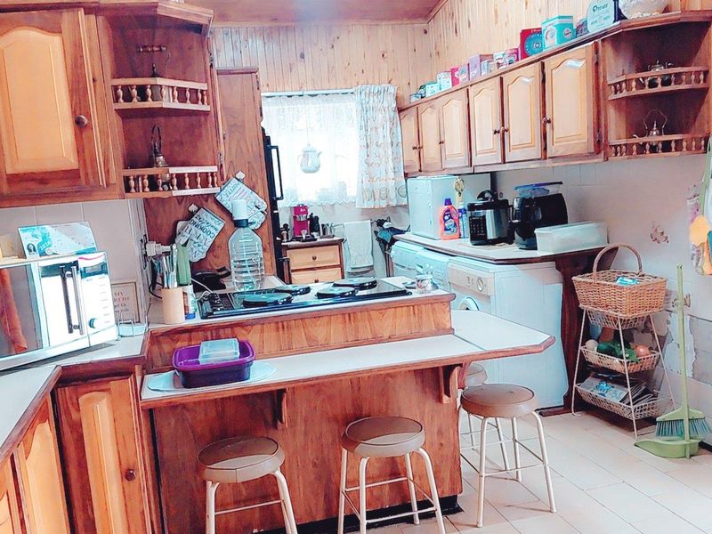 Elegant Family Home with Ample Space - Photo 10