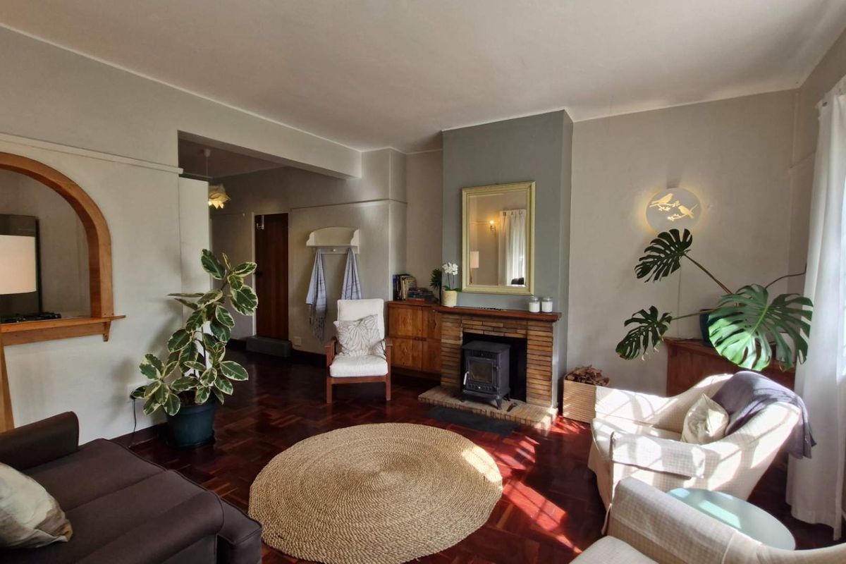 Spacious Garden Sanctuary with Winter Sun | Fully Serviced Clovelly Retreat - Photo 5