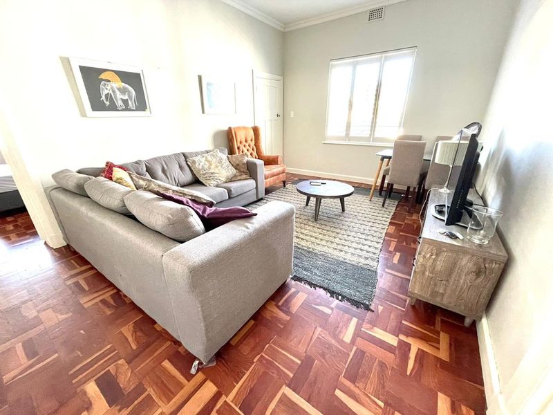 2 Bedroom Furnished - Bantry Bay - Photo 2