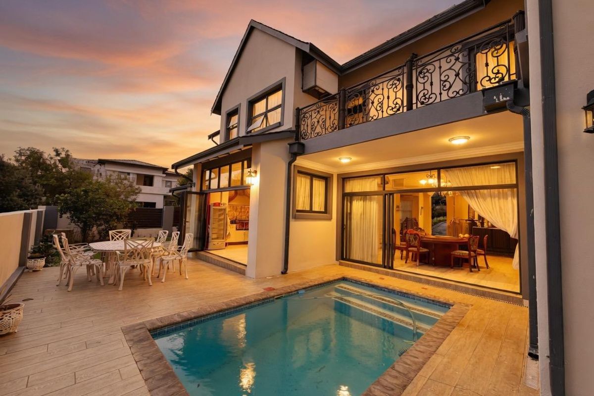 Fully Furnished Five Bedroom Home in Waterfall Country Village Estate - Photo 2