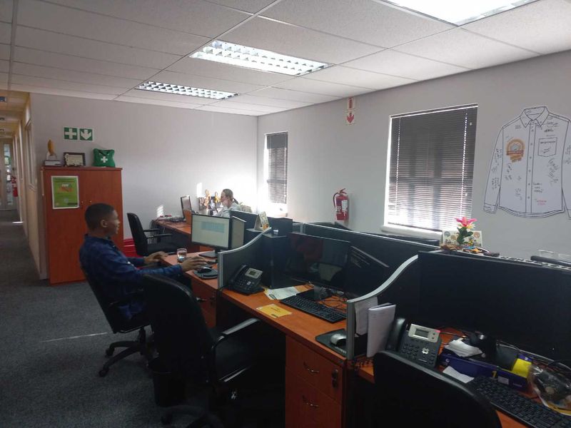 Offices within professional business park, available November! - Photo 6