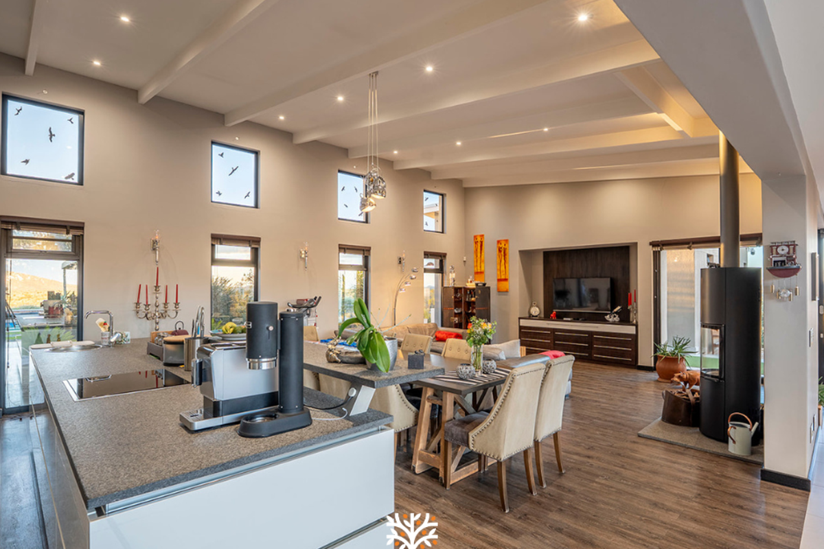 Luxurious Family Home For Sale | Finkenstein | N$10 500 000 - Photo 4