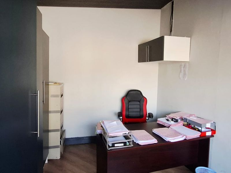 House With Business Configuration!! - Photo 10