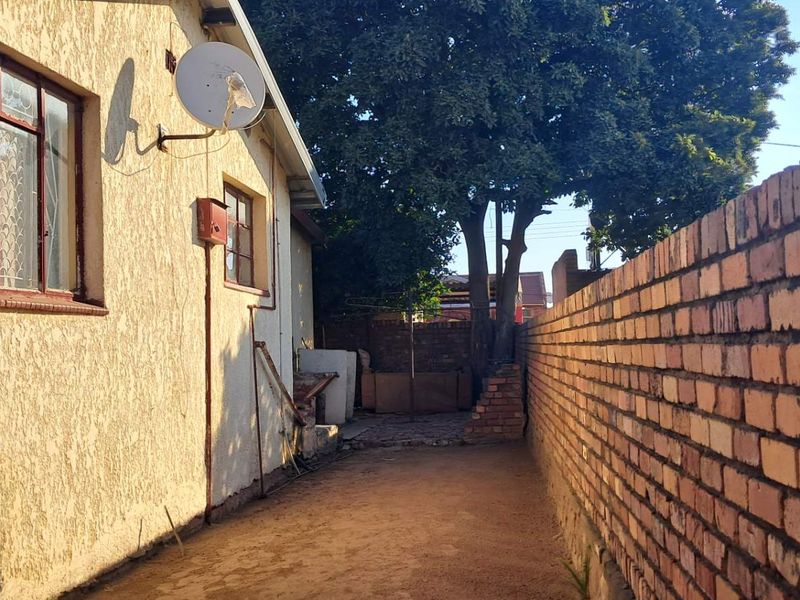 BEAUTIFUL HOME - Photo 9