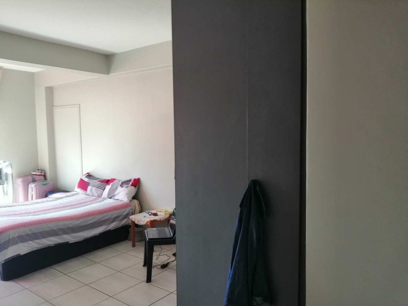 BACHELOR FLAT TO RENT - Photo 8