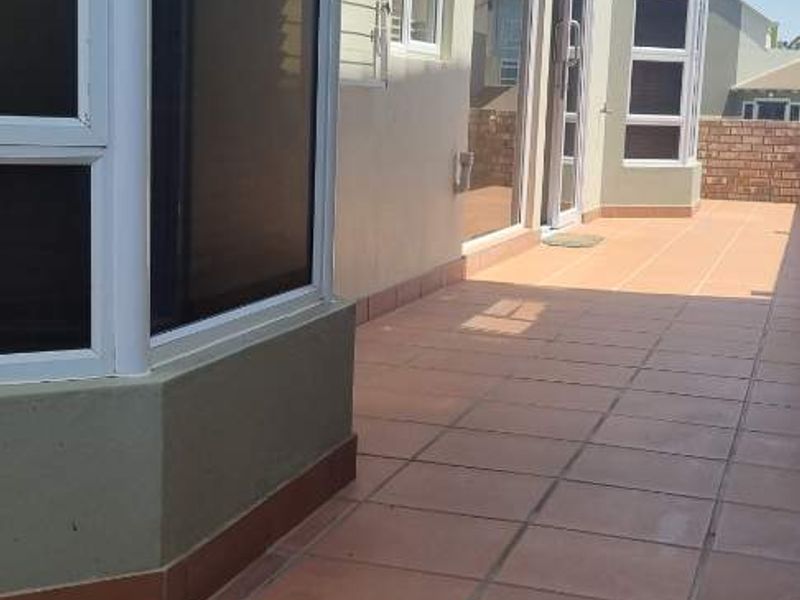 Ocean Views and Modern Comfort in Swakopmund! - Photo 7