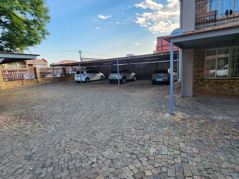 Cozy and Affordable Bachelor unit - Photo 8