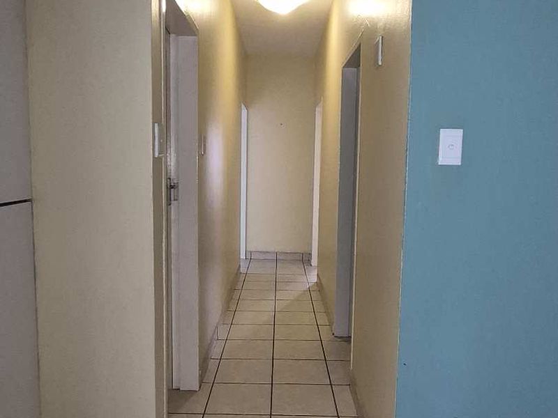 3 BEDS , 2 BATHROOMS FOR SALE IN NORKEM PARK - Photo 7