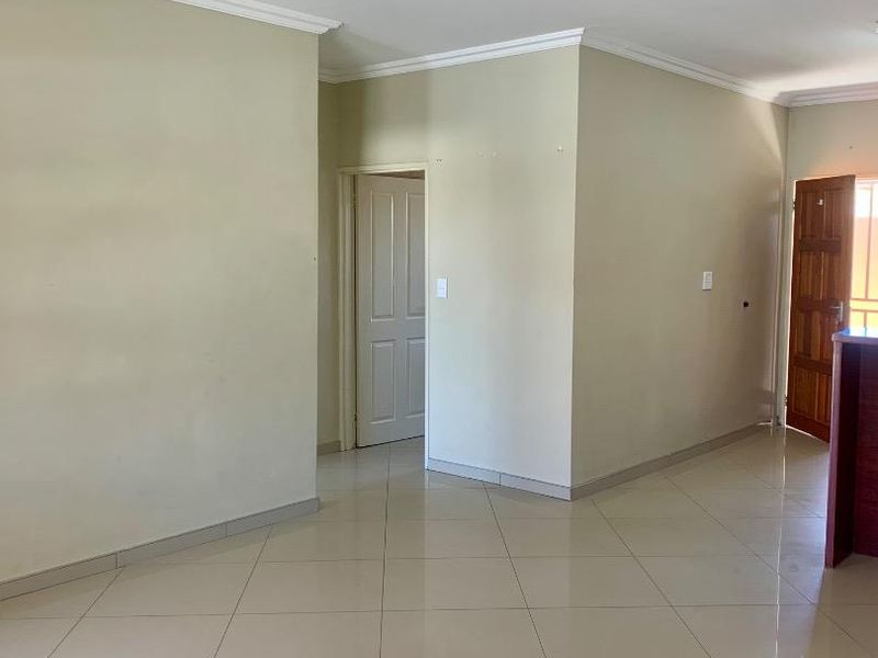 2 Bedroom Apartment for Sale – Operi Court, Okahandja - Photo 5