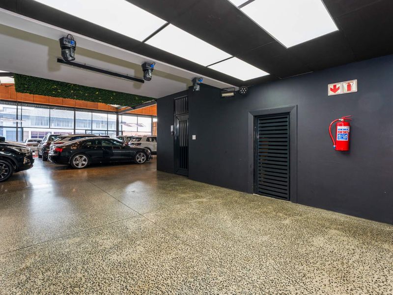 Stunning Commercial Space In Goodwood - Photo 6