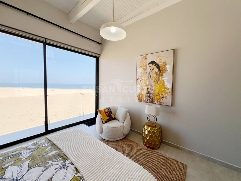 Beachfront Bliss – Fully Furnished & Move-In Ready - Photo 9