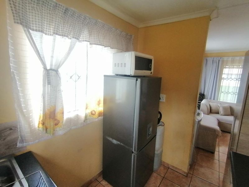 Delightful two-bedroom house - Photo 4