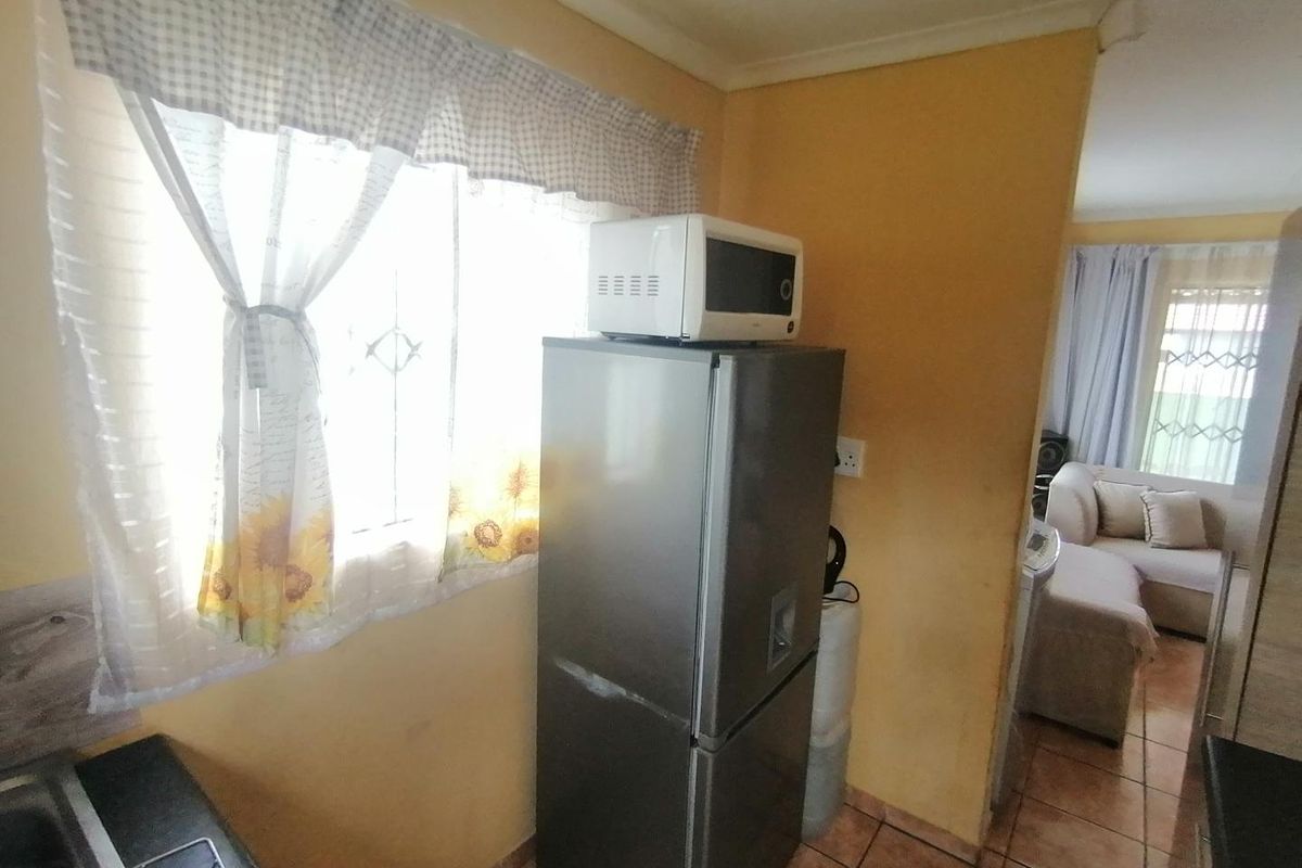 Delightful two-bedroom house - Photo 4