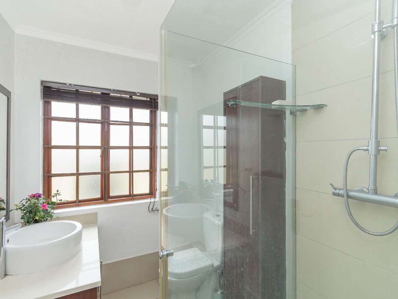 UNDER OFFER  Home in  quiet heart of Lonehill - Photo 9