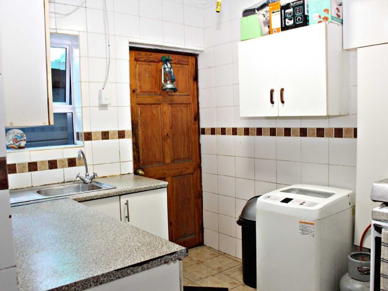 3 Bedroom Family Home For Sale - Photo 6