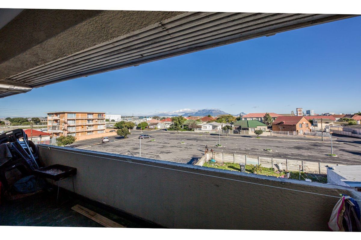 Spacious 3 Bedroom Apartment with Garage in Parow - Photo 2