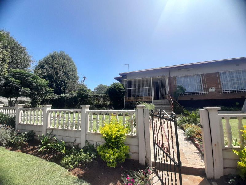 Family Home with Cottage for Sale - Photo 2