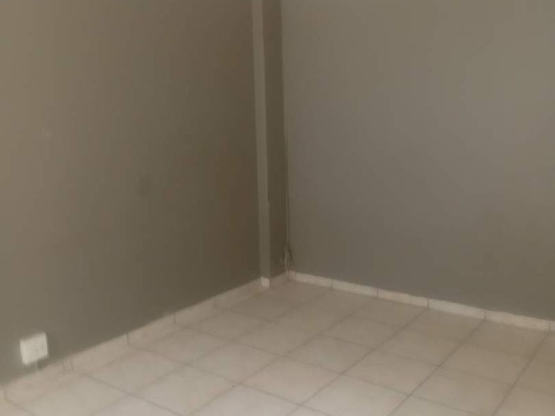 Ground floor two-bedroom flat to let in Benoni Central - Photo 7