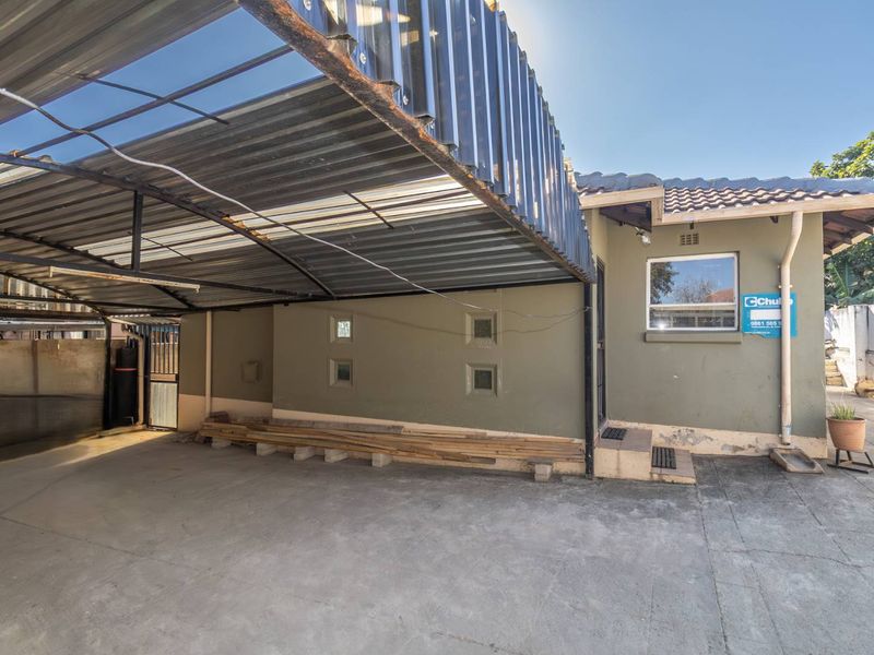 4 Bedroom House for Sale in Cosmo City - Photo 2