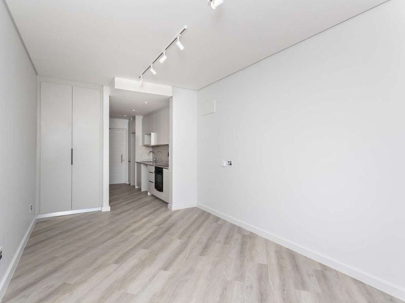 Modern Studio Apartment with Mountain Views - Ideal Investment Opportunity - Photo 6