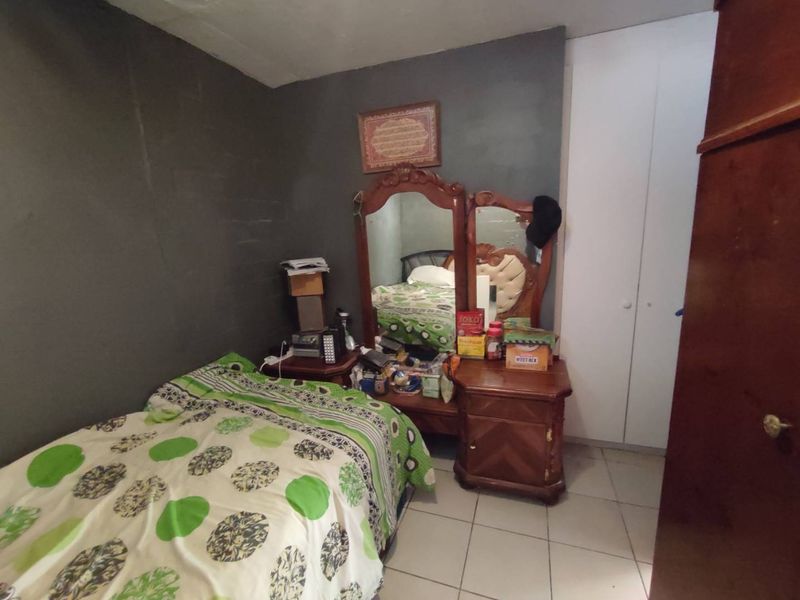 2 bedroom Apartment with balcony-Available in Wynberg - Photo 10