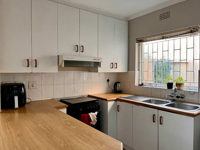 Fixer-Upper Gem in Quiet Cul-de-Sac, Next to Elkanah prep, Blouberg sands - Photo 6