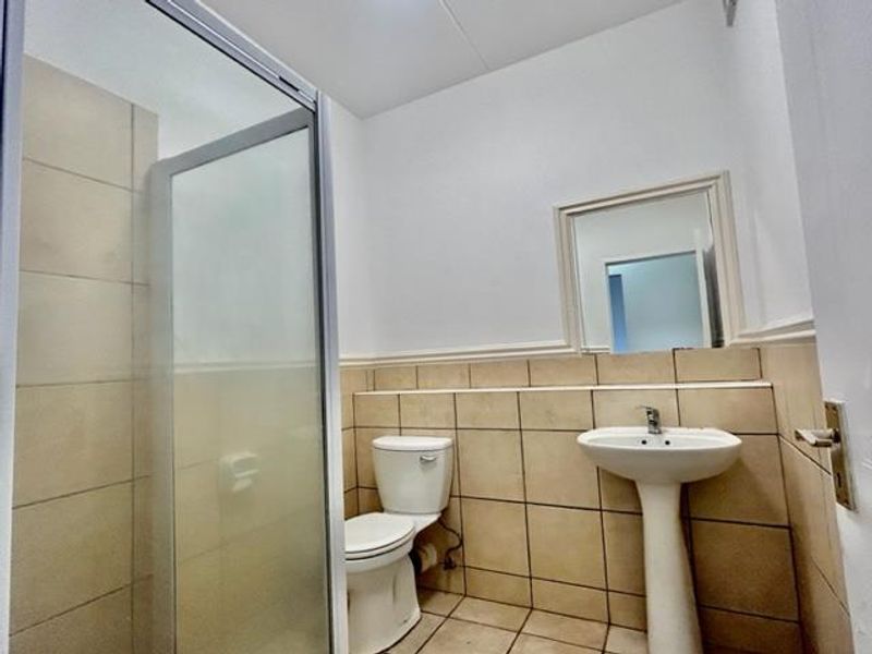 Stunning Garden Apartment for Sale in a Great Location - Photo 9