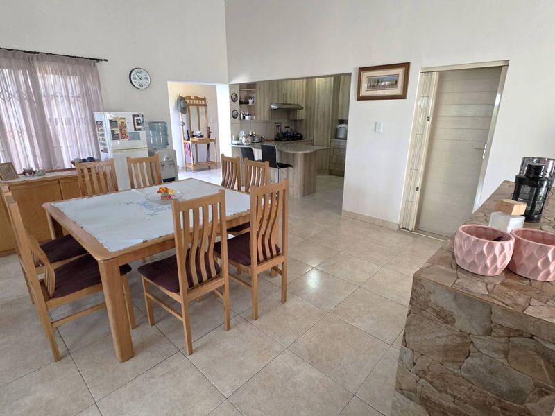 Elegant 4 Bedroom Family Home in Leloko Lifestyle Estate - Photo 10
