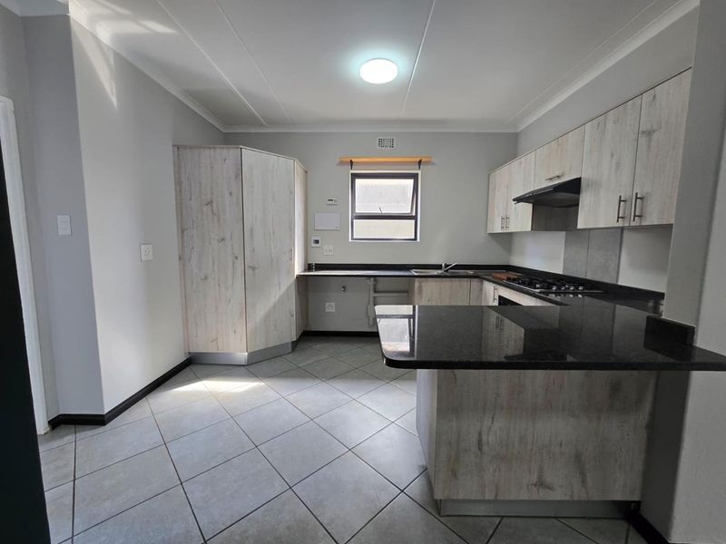 Secure & modern first floor unit for sale in Norton Home Estates - Photo 3