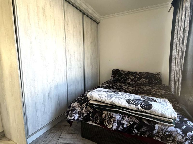 Charming Two-Bedroom Unit with private Garden - Photo 7