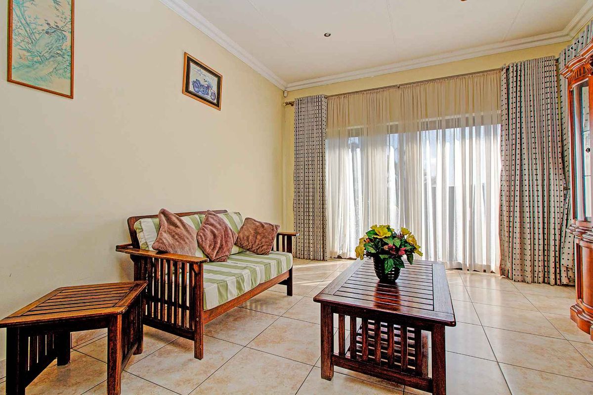 Space, Style & Security — Your Forever Home in Honeydew Ridge Awaits! - Photo 3