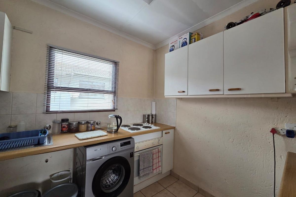 PERFECT STARTER HOME OR INVESTMENT - Photo 5