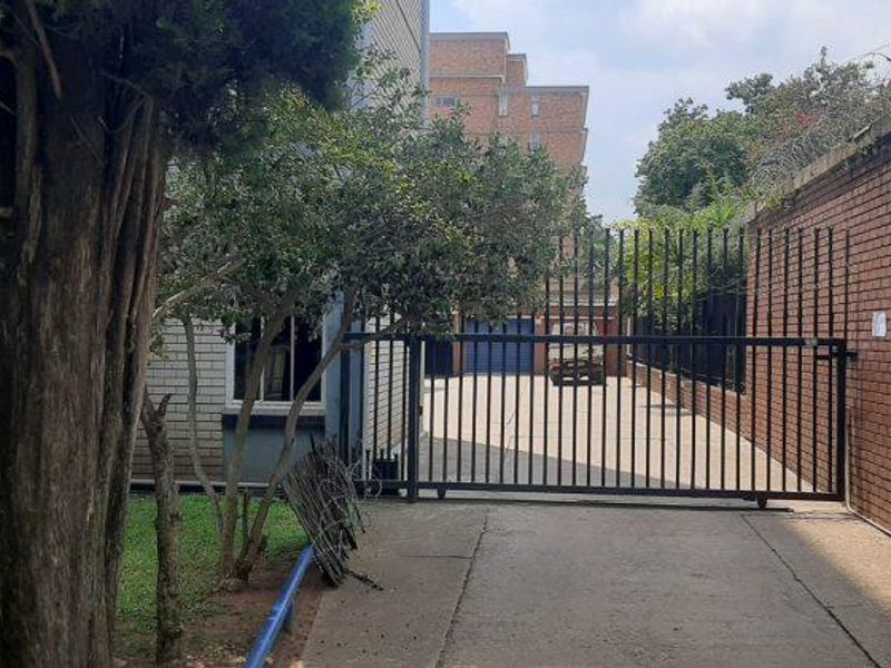 Sunnyside Gem: Ideal Home or Lucrative Investment! - Photo 10