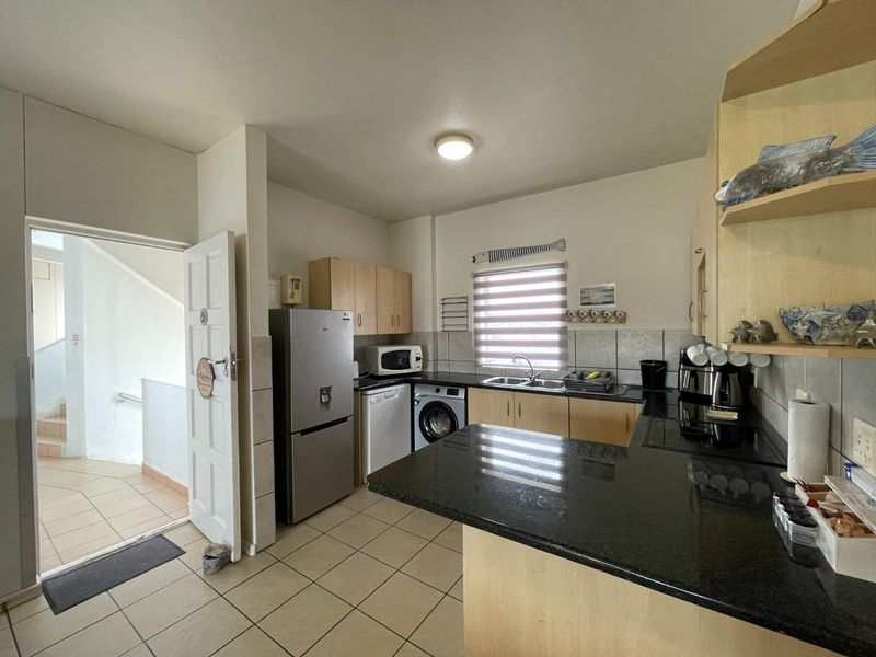 Smart Investment at La Palma Villas - 3 Bedroom Apartment with Breaker Views - Photo 7