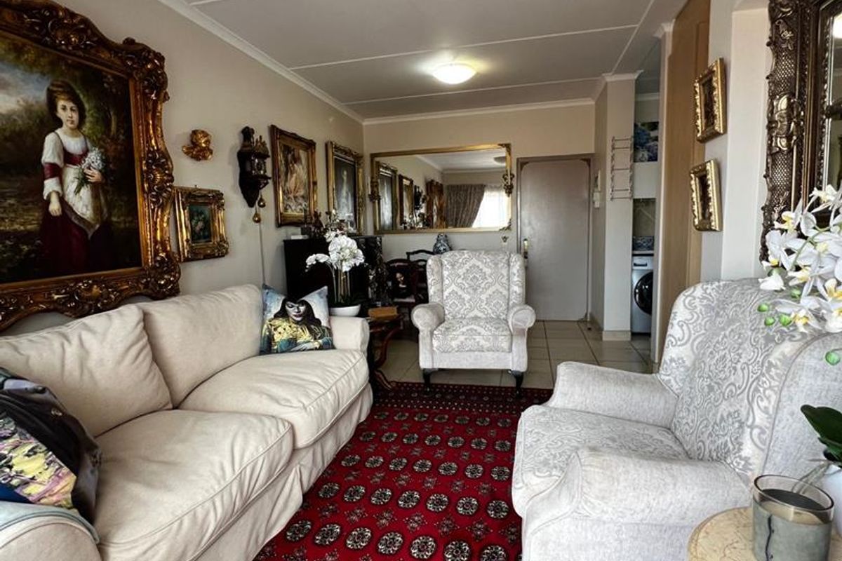 Retire in beautiful 2-bedroom apartment - Photo 5