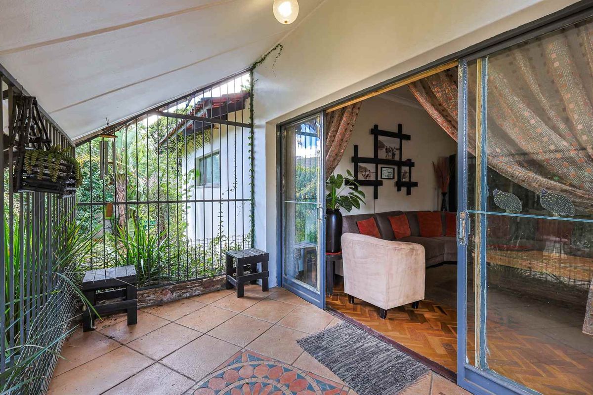 5 Bedroom Dual-Living Home with Exceptional Flexibility & Income Potential - Photo 3