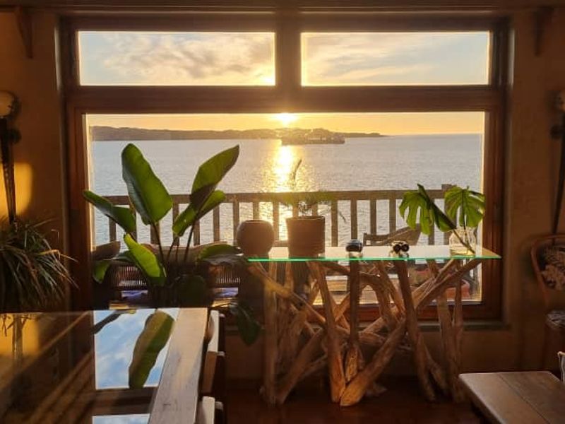 🌊 Exquisite Oceanfront Retreat – 5 En-Suite Bedrooms, Natural Pool & Unmatched Sunset Views - Photo 7