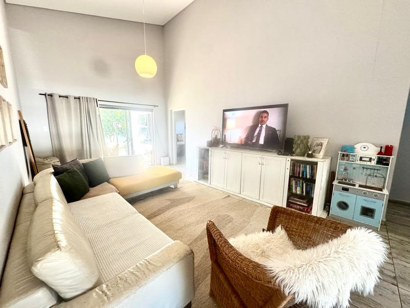 3 Bedroom House For Sale in Elisenheim - Photo 3