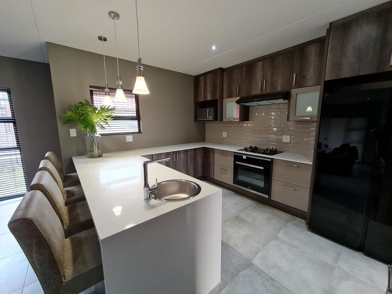 New Development - Modern Double-Storey Townhouses - SPECIAL! - Photo 9