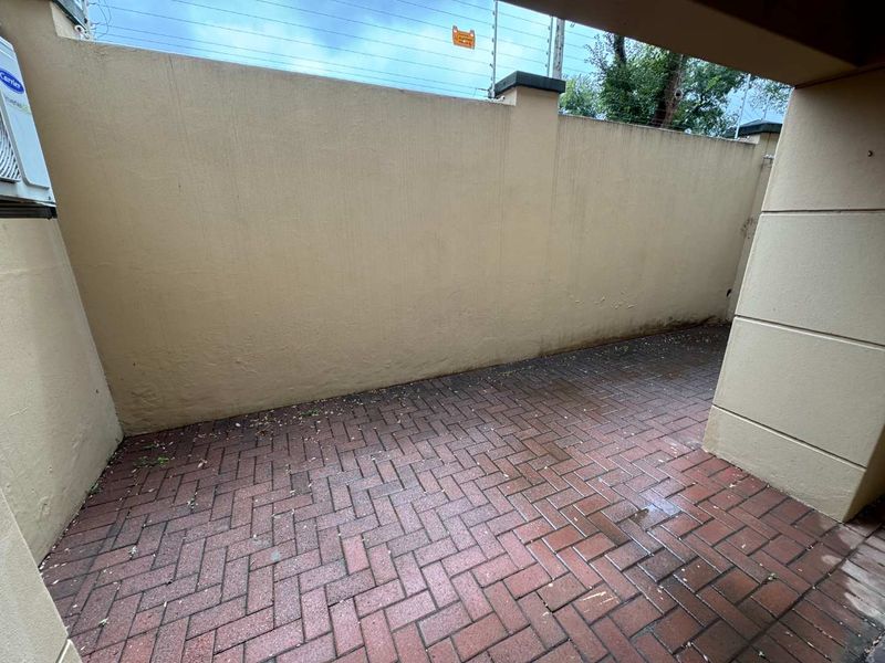 Two Bedroom Townhouse For Sale - Photo 8