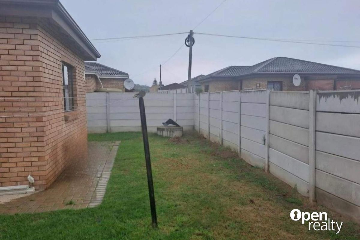 SERENE OASIS IN WINDSOR PARK - Photo 5