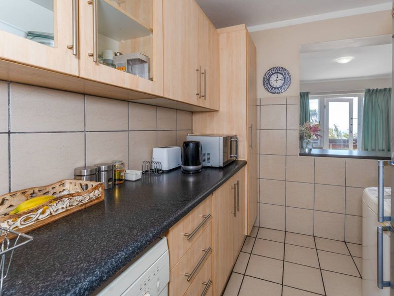 Apartment in Simons Town - Photo 6