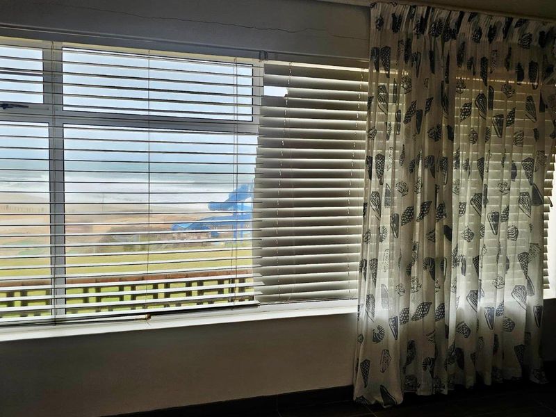 Spacious 7-Bedroom Sea-Facing Home in Henties Bay – Ideal for Bigger Families - Photo 10