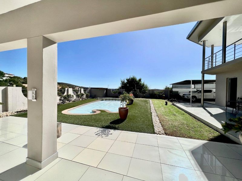 4 Bedroom House To Rent In Ludwigsdorf - Photo 2