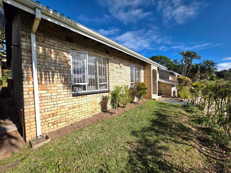 Spacious 3-Bedroom Family Home for Sale in The Wolds – Pet-Friendly & Secure Living - Photo 2