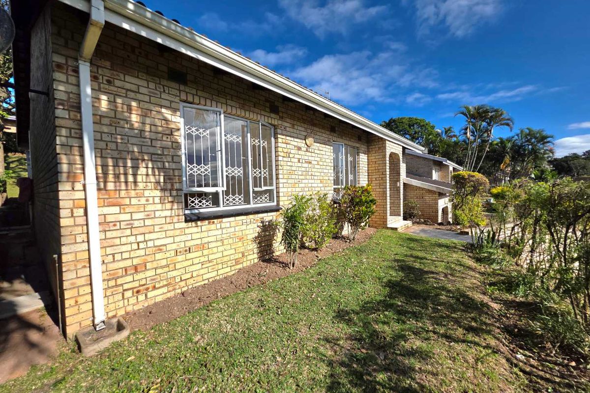 Spacious 3-Bedroom Family Home for Sale in The Wolds – Pet-Friendly & Secure Living - Photo 2