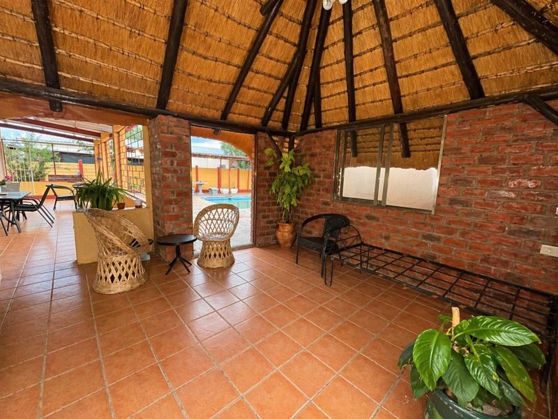 Spacious one level hosue for sale! - Photo 3