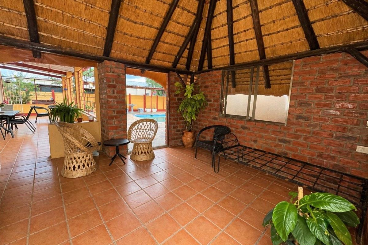 Spacious one level hosue for sale! - Photo 3