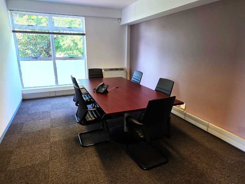 Beautiful Ground Floor Office in Westlake - Photo 5